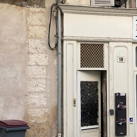 Le Pilori: Historic Center Retreat with Netflix and Wi-Fi Apartment Niort Exterior photo