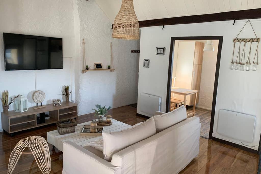 Le Pilori: Historic Center Retreat with Netflix and Wi-Fi Apartment Niort Exterior photo
