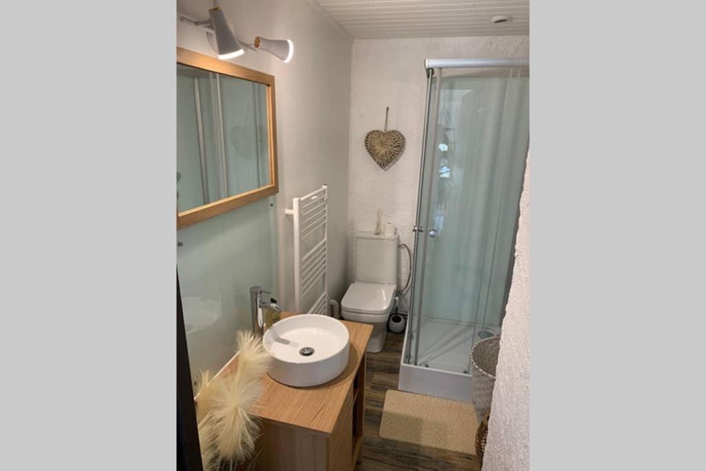 Le Pilori: Historic Center Retreat with Netflix and Wi-Fi Apartment Niort Exterior photo