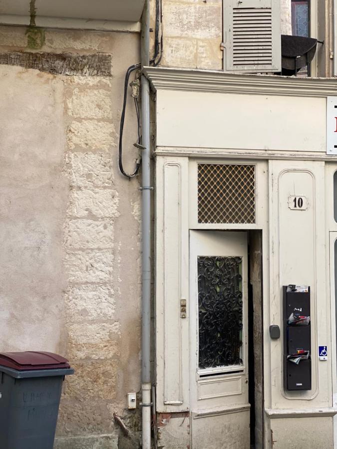 Le Pilori: Historic Center Retreat with Netflix and Wi-Fi Apartment Niort Exterior photo